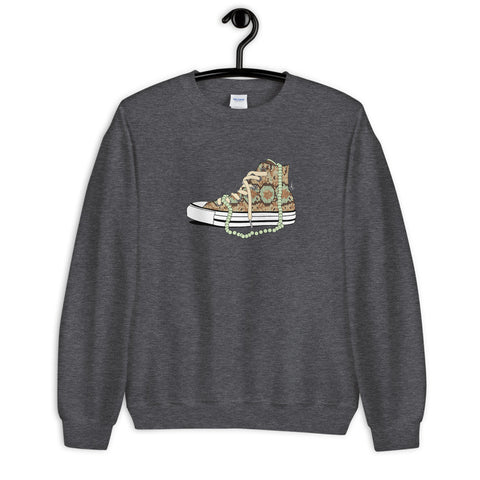 Chucks and Pearls - Sweatshirt