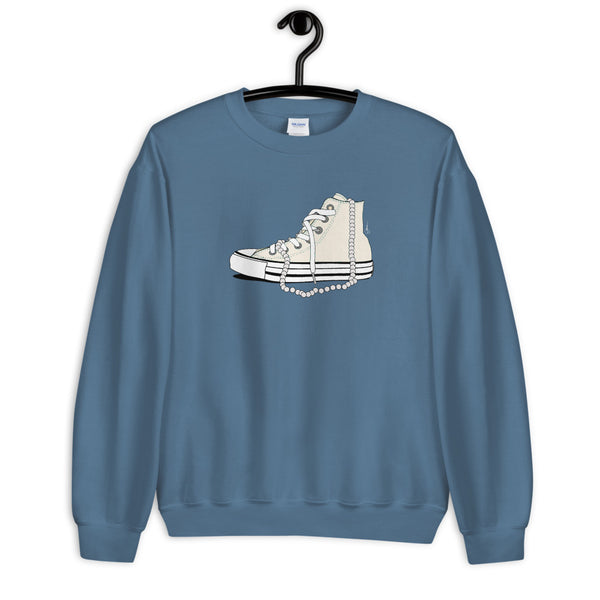 Chucks and Pearls - Sweatshirt