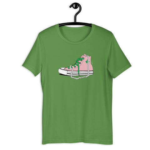 Chucks and Pearls - The Ivy - T-Shirt