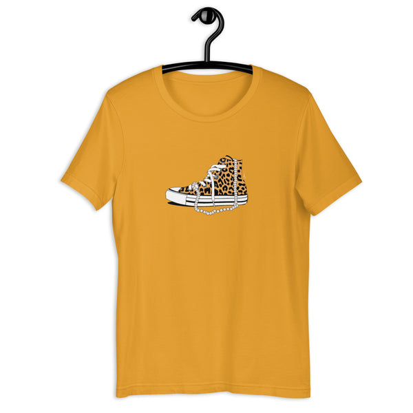 Chucks and Pearls - T-Shirt